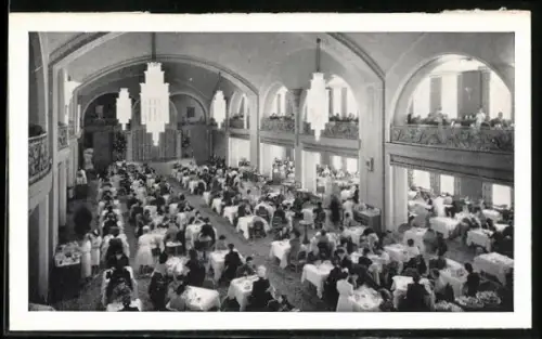 AK Toronto, Simpson`s Arcadian Court, interior view