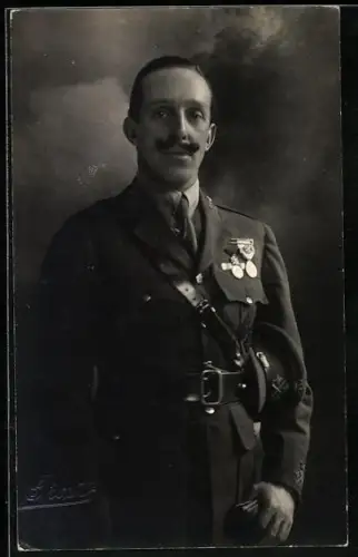 AK König Alfonso XIII. von Spanien un Uniform