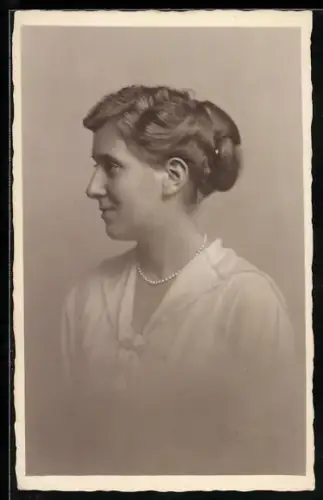 Foto-AK Prinzessin Altburg von Oldenburg im Seitenportrait