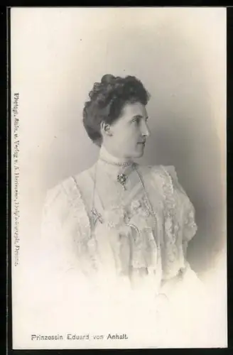 AK Prinzessin Eduard von Anhalt im Dreiviertelportrait