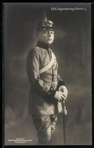 AK Erbgrossherzog von Oldenburg in Uniform m. Orden und Pickelhaube