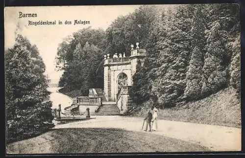 AK Barmen, Ringeldenkmal in den Anlagen mit Spaziergängern