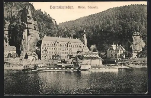 AK Herrnskretschen /Böhm. Schweiz, Raddampfer Schandau mit Bergpanorama
