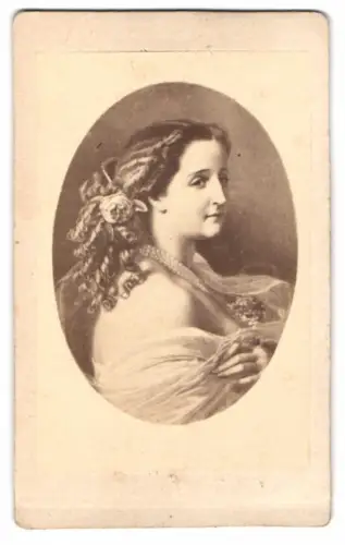 Fotografie Portrait Eugenie de Montijo, Kaiserin von Frankreich, Frau von Napoleon III.
