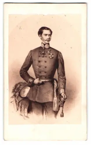 Fotografie Portrait Kaiser Franz Joseph I. von Österreich in Uniform mit Zweispitz