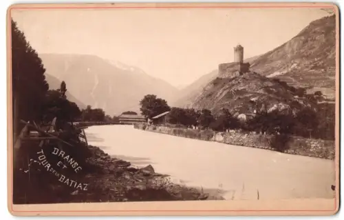 Fotografie unbekannter Fotograf, Ansicht Martigny / Wallis, Tour de la Batiaz