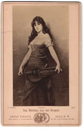 Fotografie Gustav Schauer, Berlin, Gemälde: Das Mädchen aus der Fremde, nach N. Sichel