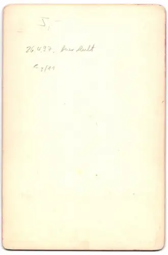 Fotografie Friedr. Bruckmann, München, Goethes Muse, Engel legt Goethe Rosenkranz an