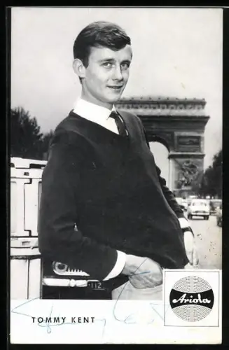 AK Musiker Tommy Kent vor dem Triumpfbogen in Paris, Autograph