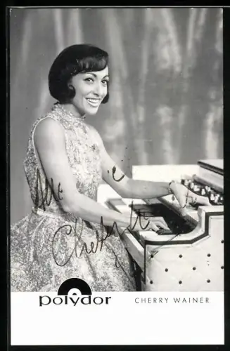 AK Musikerin Cherry Wainer am Klavier, Autograph