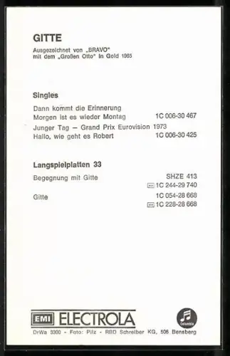 AK Sängerin Gitte mit einem Strauss Maiglöckchen, Autograph