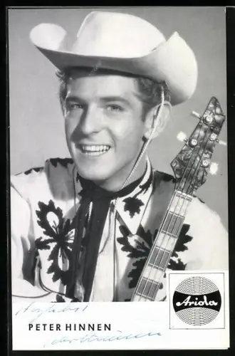 AK Musiker Peter Hinnen mit Gitarre und Cowboyhut, Autograph