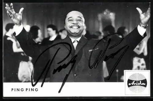 AK Musiker Ping Ping begrüsst das Publikum, Autograph