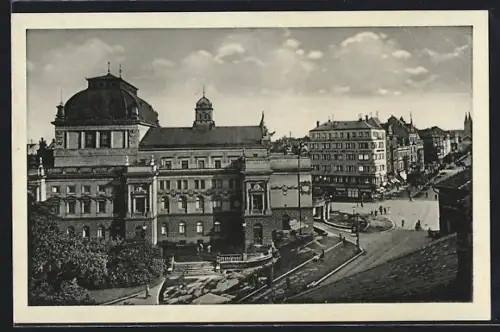 AK Pilsen, Stadttheater mit Umgebung aus der Vogelschau