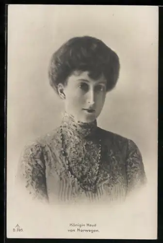AK Königin Maud von Norwegen, Portrait mit Hochsteckfrisur