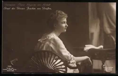 AK Prinzessin Joachim von Preussen in Stuhl sitzend