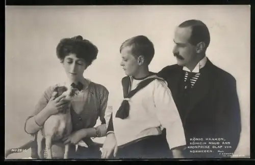AK König Haakon, Königin Maud und Kronprinz Olaf von Norwegen
