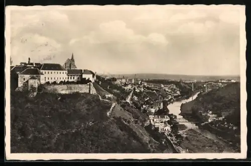 AK Znaim a. Thaya, Panorama mit Kirche