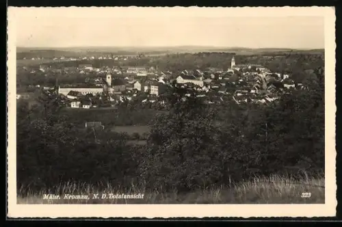 AK Mähr. Kromau, Totalansicht mit Kirche