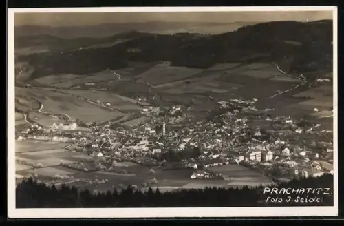 Foto-AK Prachatitz, Ortsansicht aus der Vogelschau
