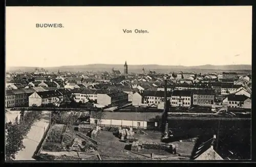 AK Budweis, Ortsansicht von Osten aus mit Eisenbahnstrecke