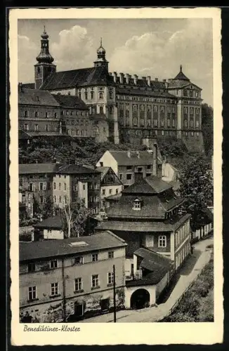 AK Braunau, Benediktiner-Kloster, im Vordergrund Spätbarockhaus