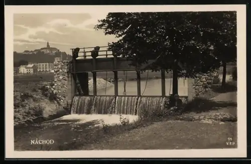 AK Náchod, Staudamm, Im Hintergrund Schloss