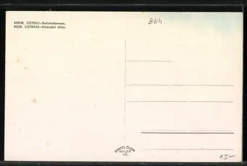 AK Mähr.- Ostrau, Bahnhostrasse mit Geschäften, Brunnen