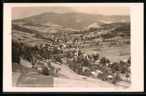 AK Niederlindewiese /Sudetenland, Ortsansicht im Tal