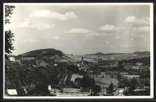 AK Bilin-Sauerbrunn in Böhmen, Blick auf die Ortschaft und ihre Umgebung