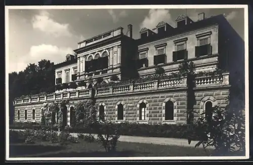 AK Bilin-Sauerbrunn in Böhmen, Strassenpartie mit Anwesen