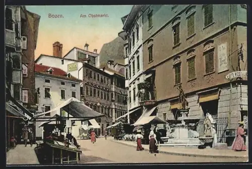 AK Bozen, Obstmarkt mit Passanten Café