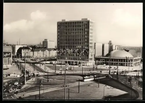 AK Berlin, Haus des Lehrers mit Strassenbahn