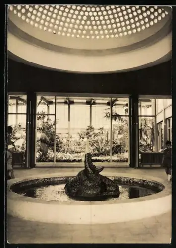 AK Berlin, Tierpark, Krokodilbrunnen im Alfred-Brehm-Haus