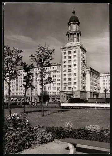 AK Berlin, Frankfurter Tor in der Karl-Marx-Allee / Stalin-Allee