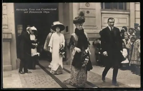 AK Tyra Herzogin von Cumberland mit Prinzessin Olga