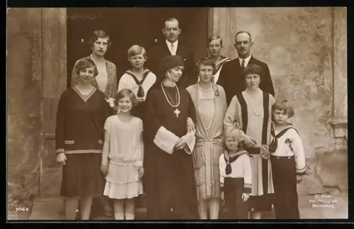 AK Herzogsfamilie von Braunschweig mit Königin Sophie von Griechenland