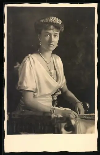 Foto-AK Grossherzogin Charlotte von Luxemburg im Porträt