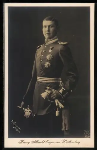 AK Uniformfoto Herzog Albrecht Eugen von Württemberg mit Pickelhaube