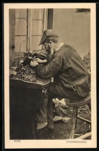 AK Idar, Steingraveur bei der Arbeit