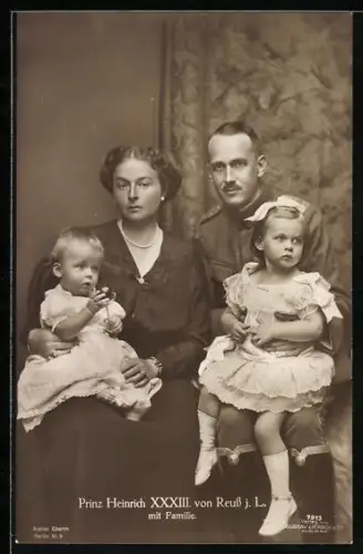 AK Prinz Heinrich XXXIII. von Reuss mit seiner Familie
