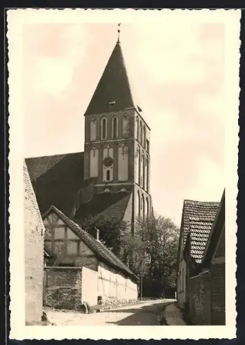AK Grimmen, Strassenpartie mit Marienkirche