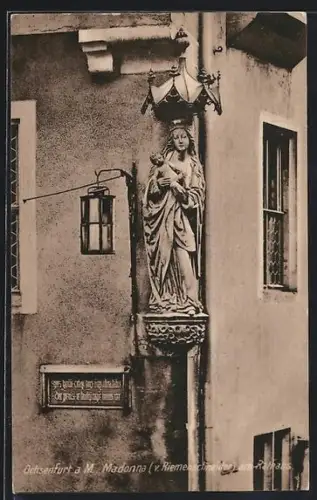 AK Ochsenfurt a. M., Madonna am Rathaus, Künstler Riemenschneider