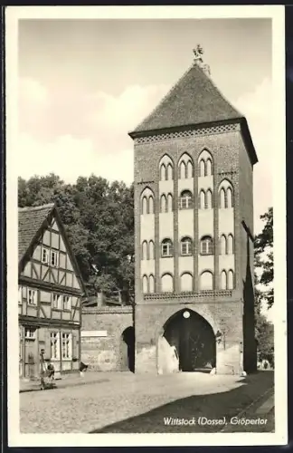 AK Wittstock /Dosse, Strassenpartie mit Gröpertor