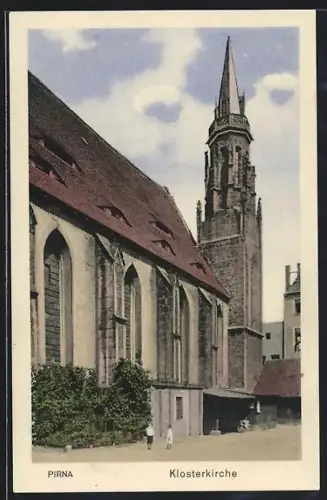 AK Pirna, Klosterkirche mit Passanten