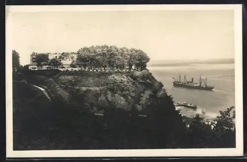 AK Hamburg-Blankenese, Sägebeil`s Fährhaus, Schiff auf dem Wasser