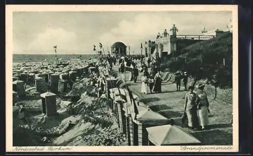 AK Borkum, Spaziergänger auf der Strandpromenade