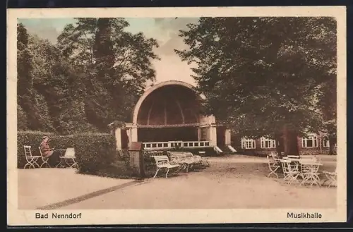 AK Bad Nenndorf, Bänke vor der Musikhalle