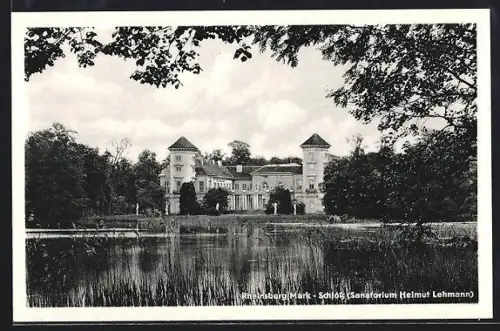 AK Rheinsberg /Mark, Schloss mit Teich, Sanatorium Helmut Lehmann
