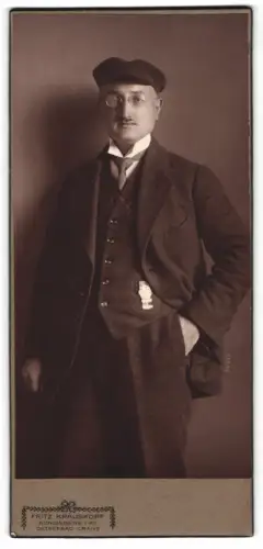 Fotografie Fritz Krauskopf, Königsberg i. Pr., Student mit Zipfel und Couleuer